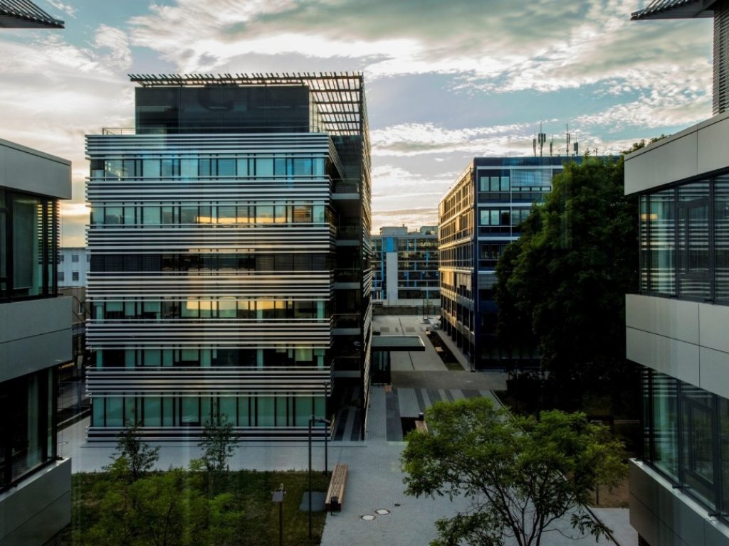 Rohde & Schwarz clôture l’exercice 2021/2022 en hausse, malgré le contexte international